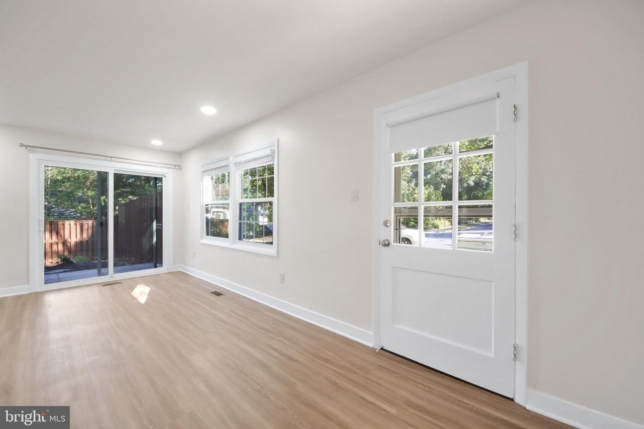 1746 Waldorf Ct - Photo 6 of 50