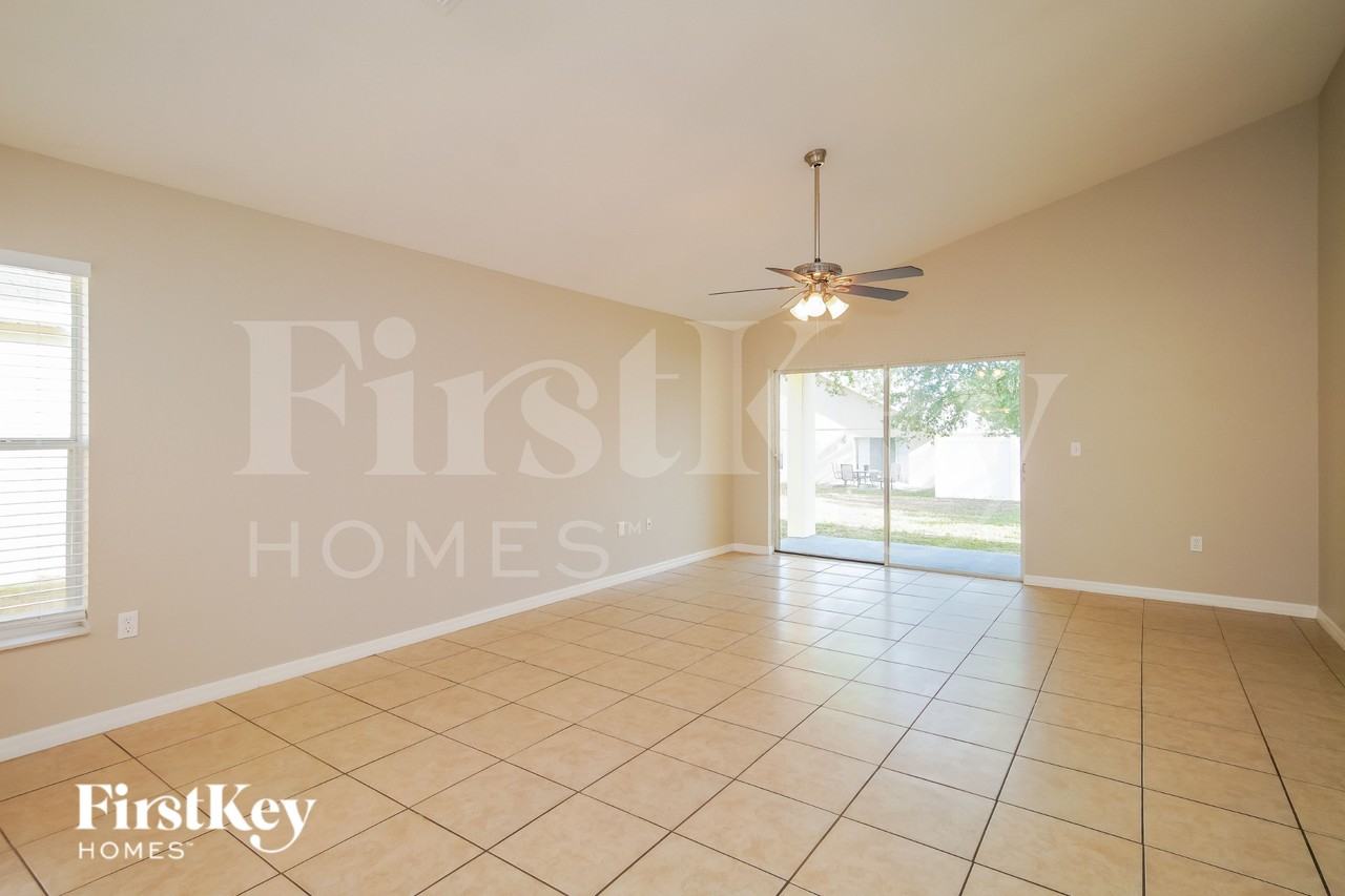 420 Ashley Pl - Photo 3 of 16
