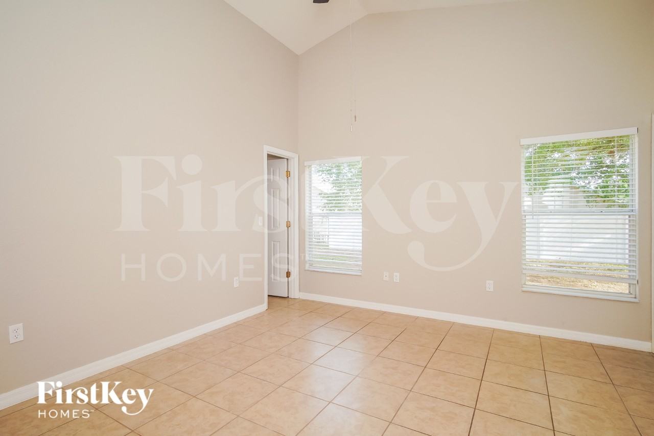 420 Ashley Pl - Photo 7 of 16