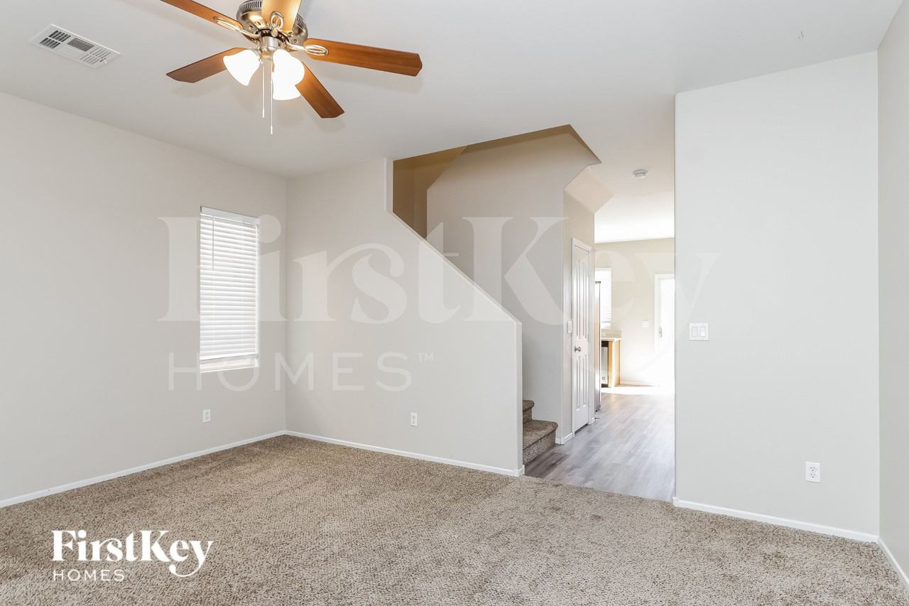 10444 Highlands River St - Photo 3 of 16