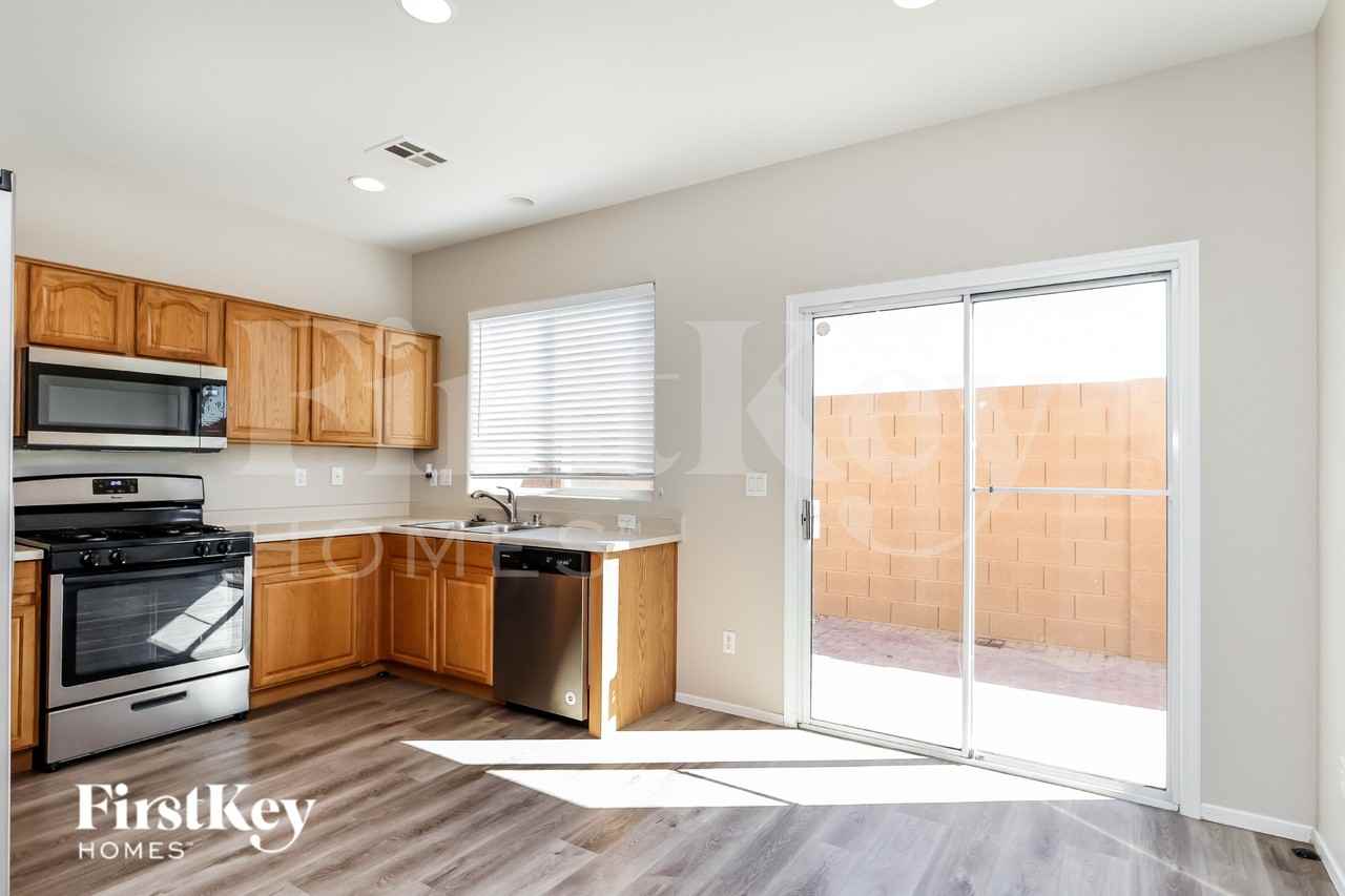 10444 Highlands River St - Photo 6 of 16