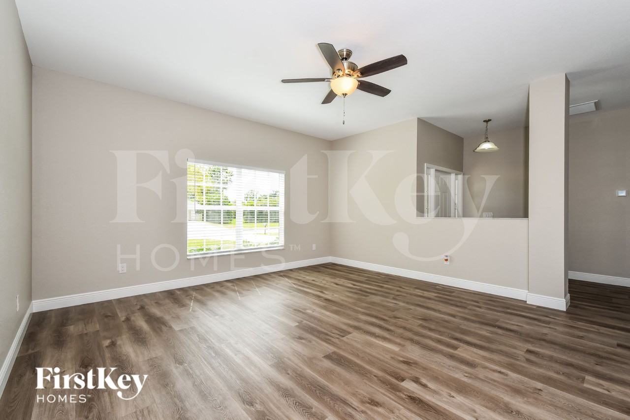 835 Sw 17th Ter - Photo 3 of 15