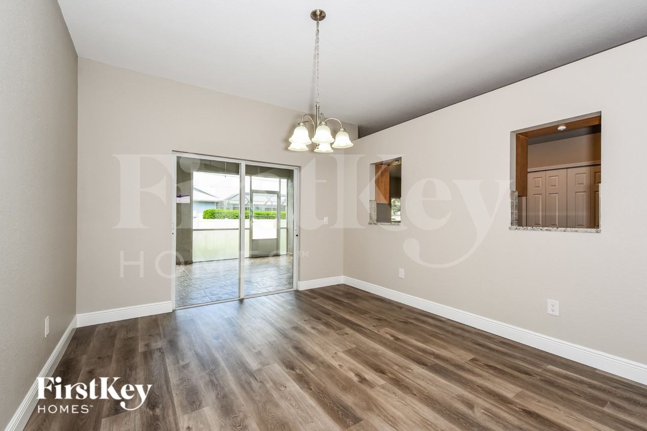 835 Sw 17th Ter - Photo 5 of 15