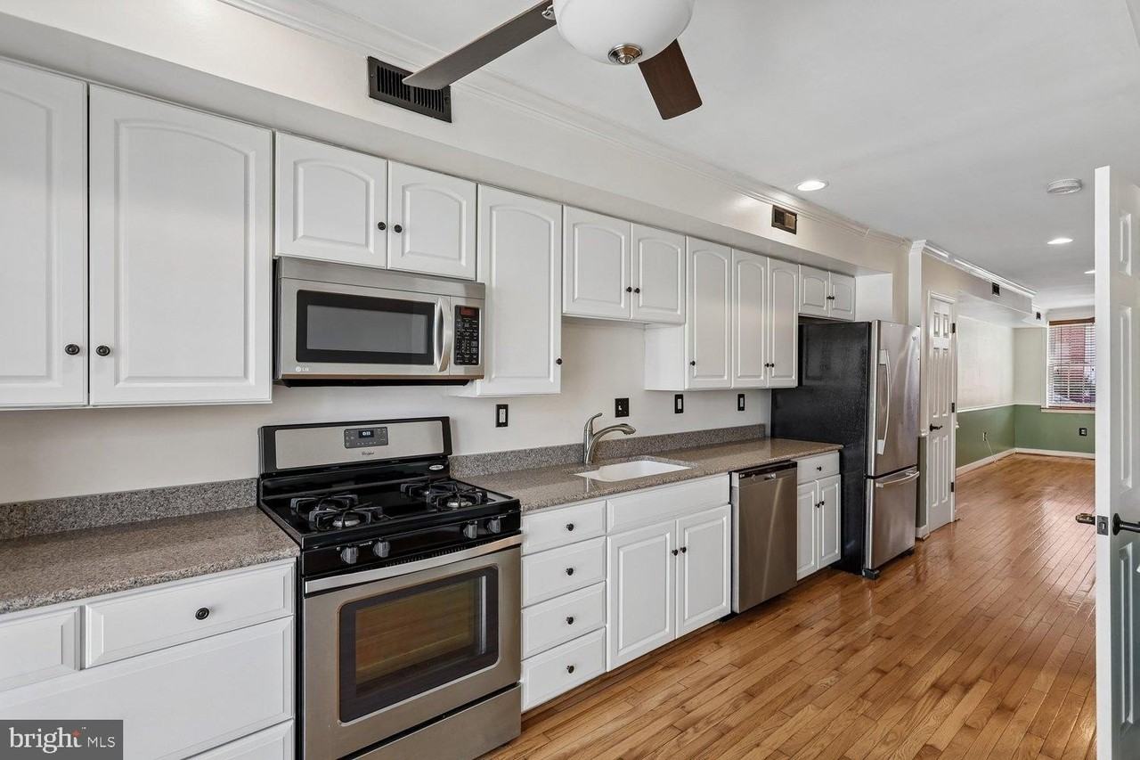 1618 Marshall St - Photo 4 of 36