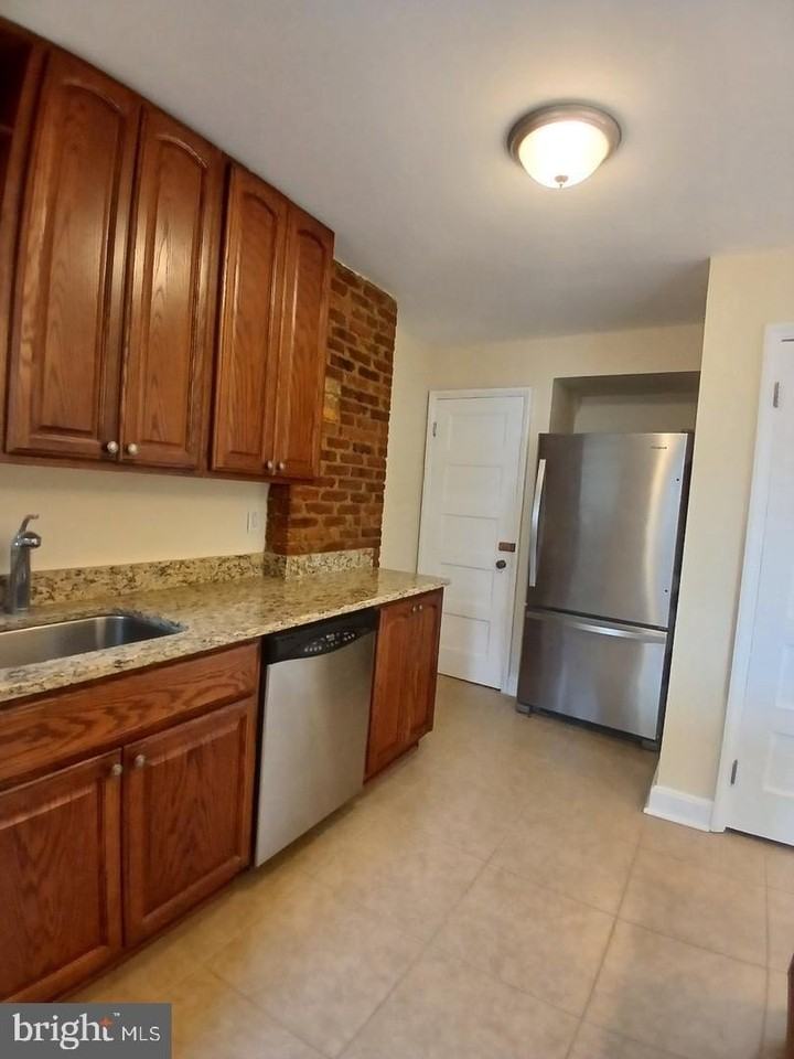 5 Broadship Rd - Photo 2 of 30