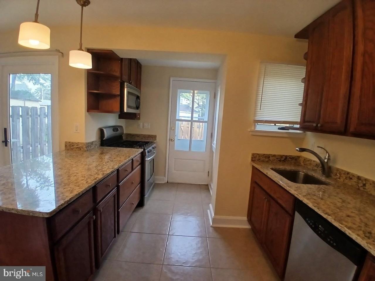 5 Broadship Rd - Photo 3 of 30