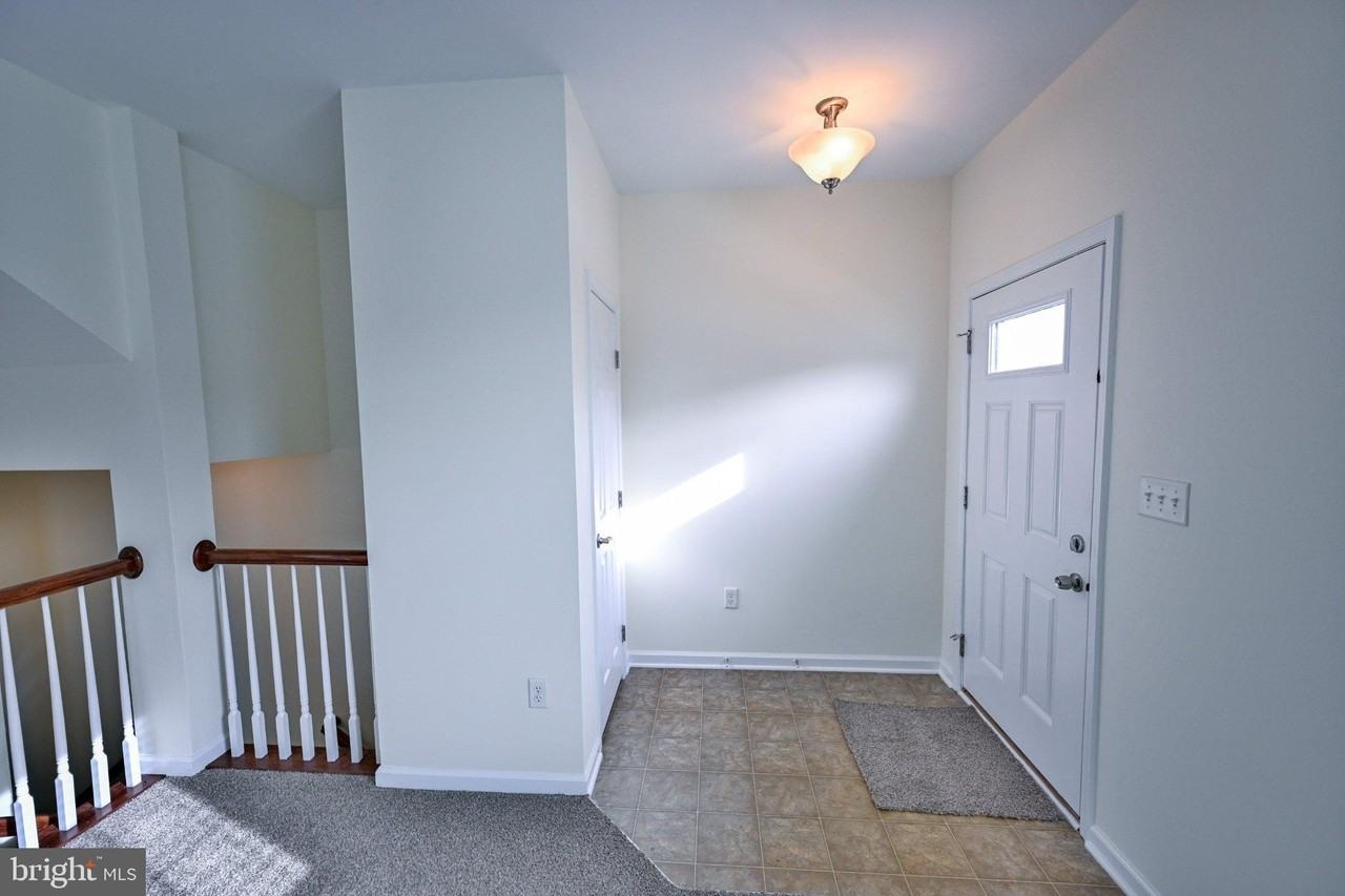608 Tantallon Ct - Photo 4 of 33