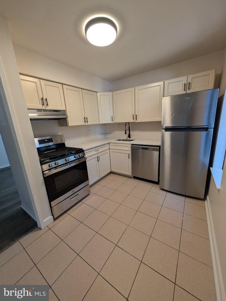 9635 Whiteacre Rd #B4 - Photo 5 of 21