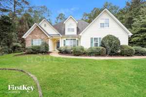 featured image of 115 Foxlair Cir