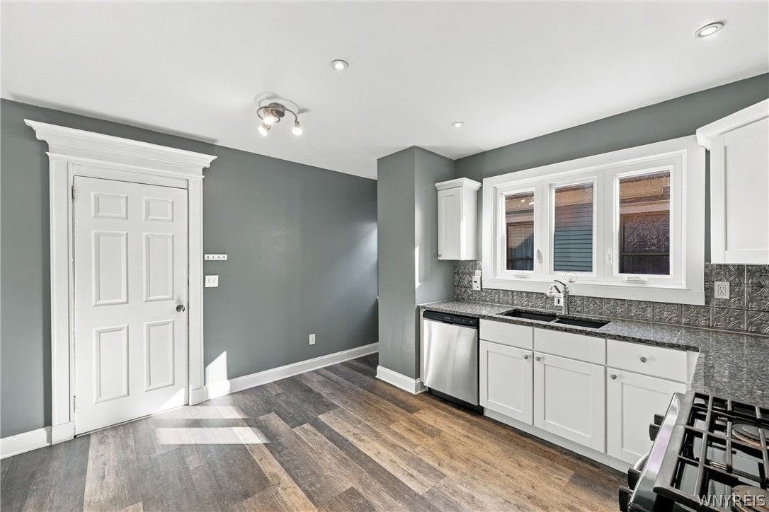 412 Lafayette Ave - Photo 4 of 28