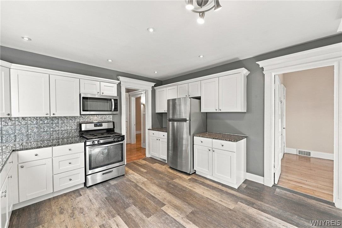 412 Lafayette Ave - Photo 5 of 28