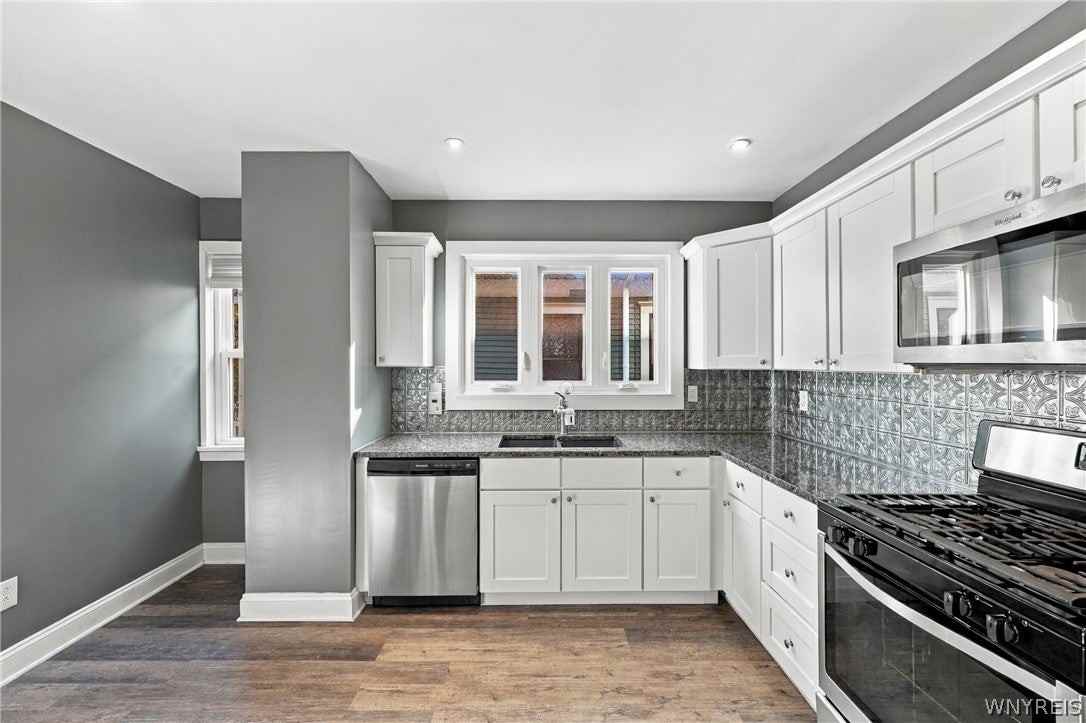 412 Lafayette Ave - Photo 6 of 28