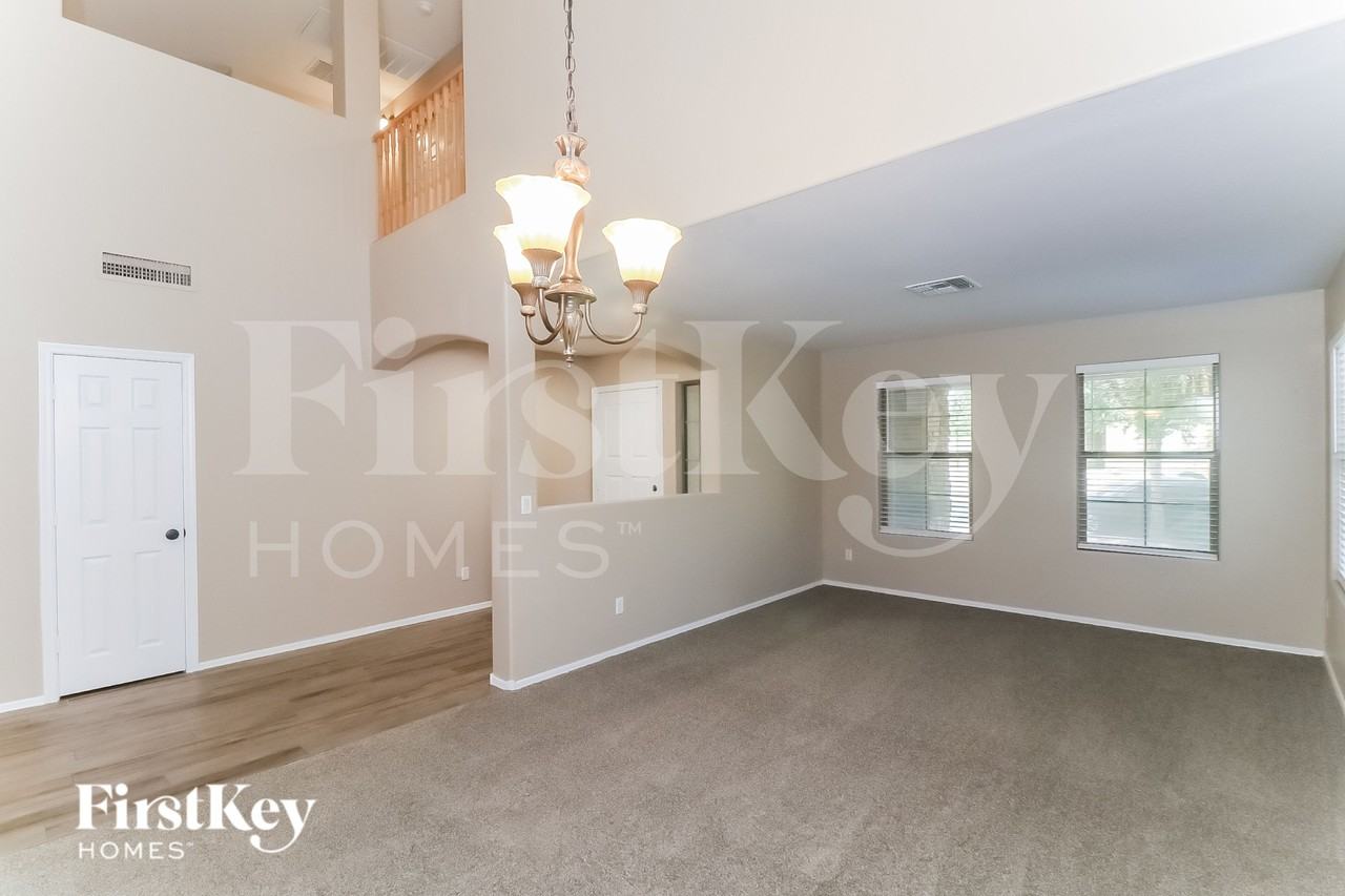 14251 W Windrose Dr - Photo 6 of 16