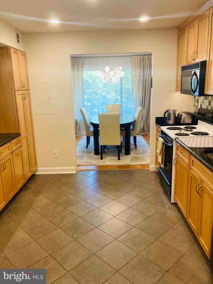 11419 Commonwealth Dr #302 - Photo 6 of 29