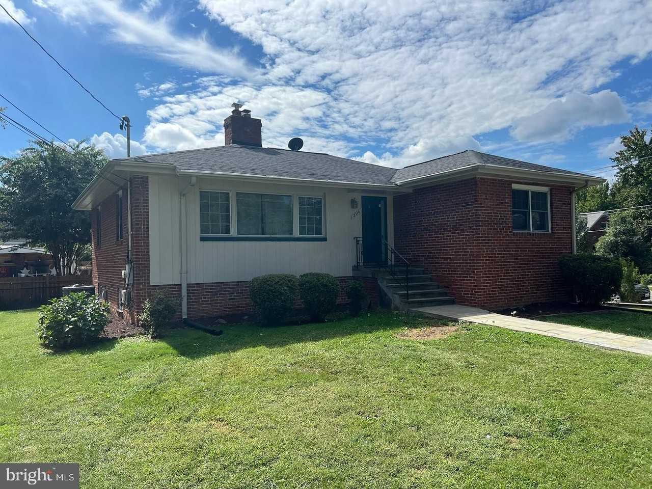 2314 Eccleston St - Photo 2 of 30