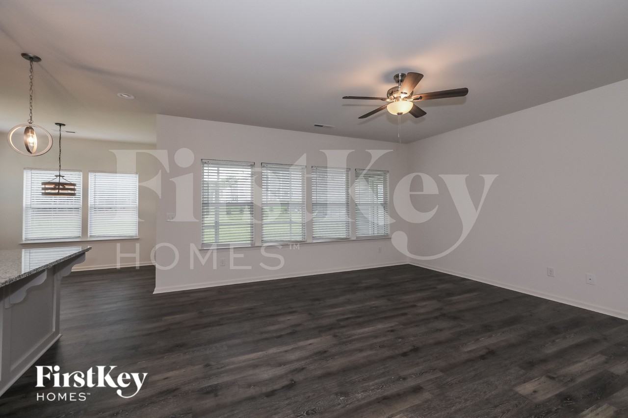 3006 Creeks Landing Dr - Photo 3 of 15