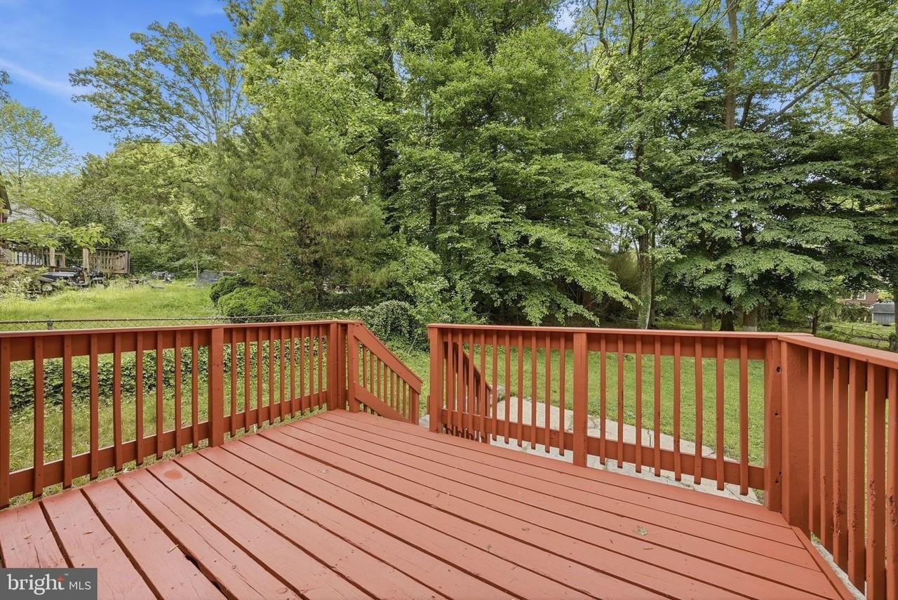 4915 Sharon Rd - Photo 2 of 24