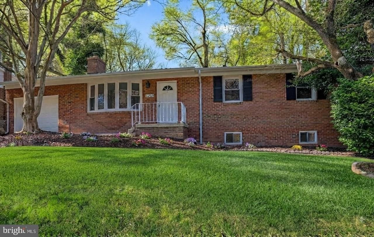 8209 Rosaryville Rd - Photo 3 of 45
