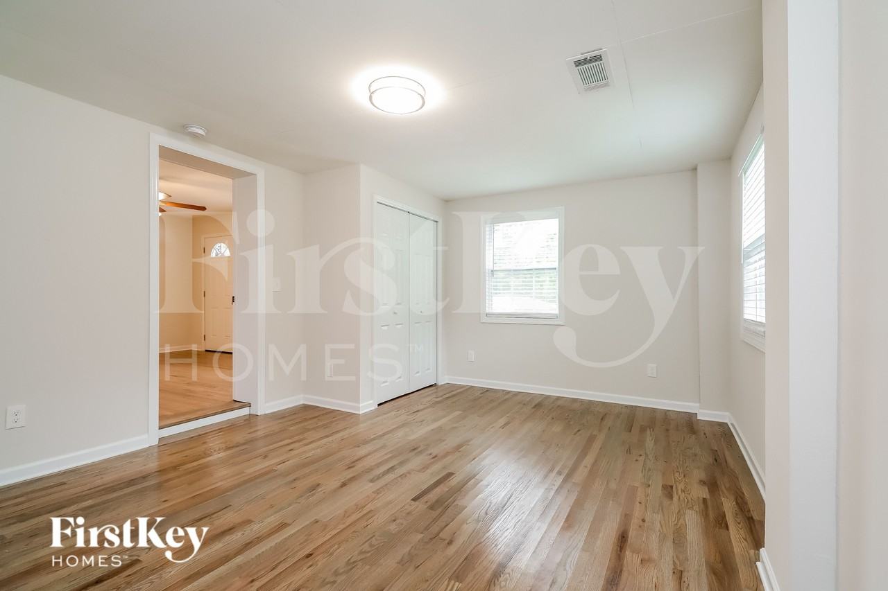 2420 Christian Cir - Photo 3 of 15