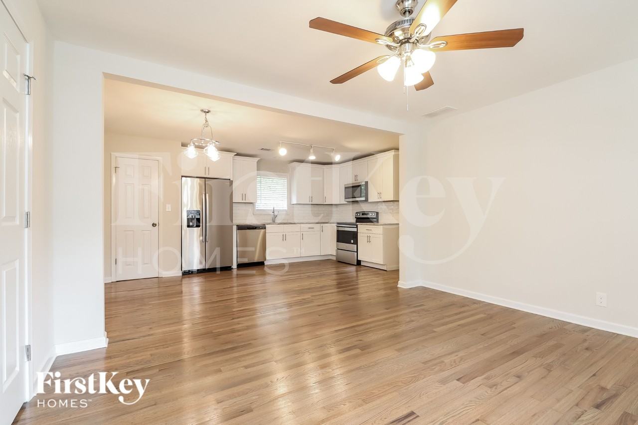 2420 Christian Cir - Photo 4 of 15