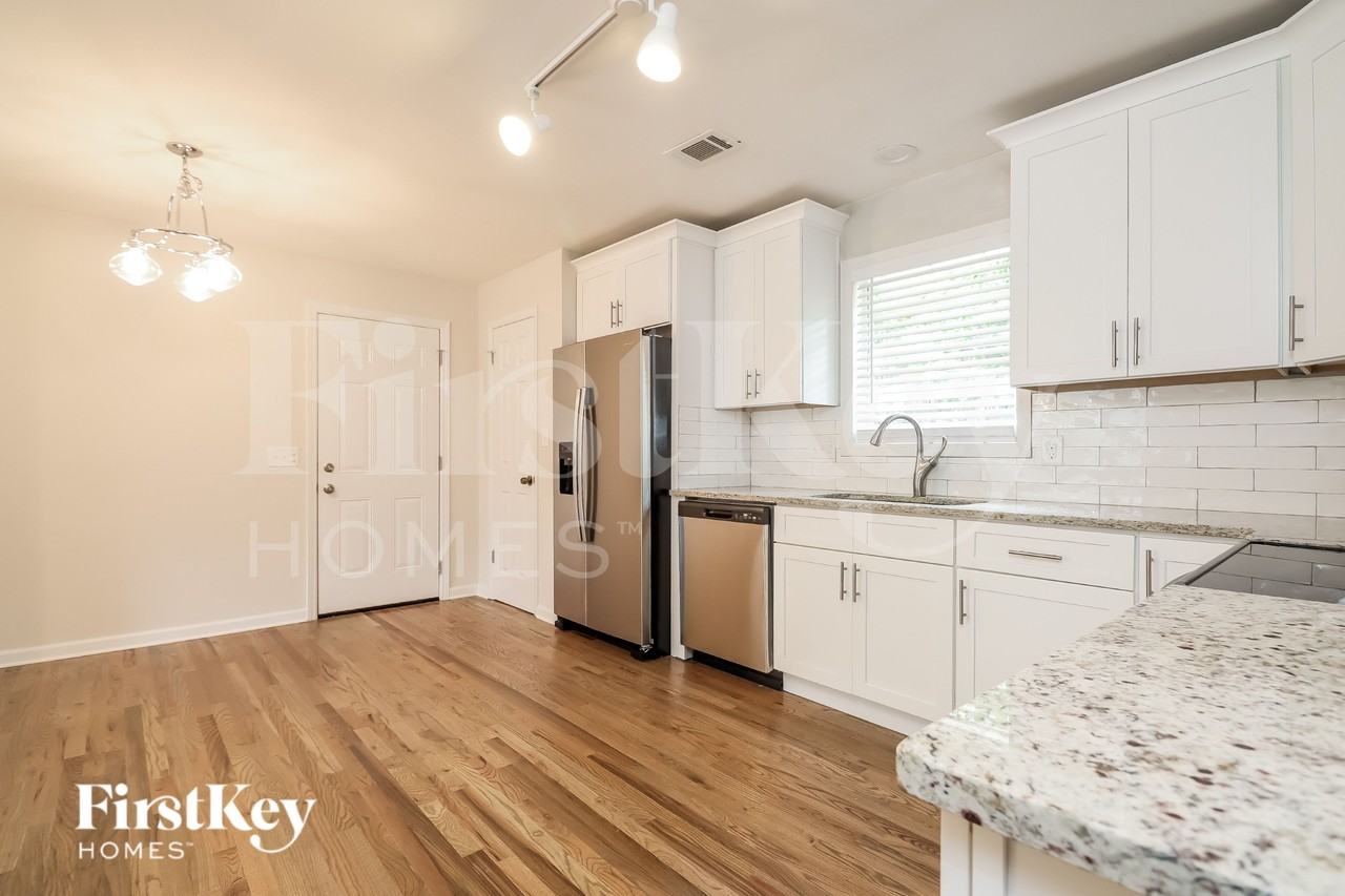 2420 Christian Cir - Photo 6 of 15