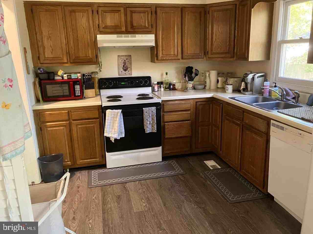 18 Beaver St - Photo 2 of 6