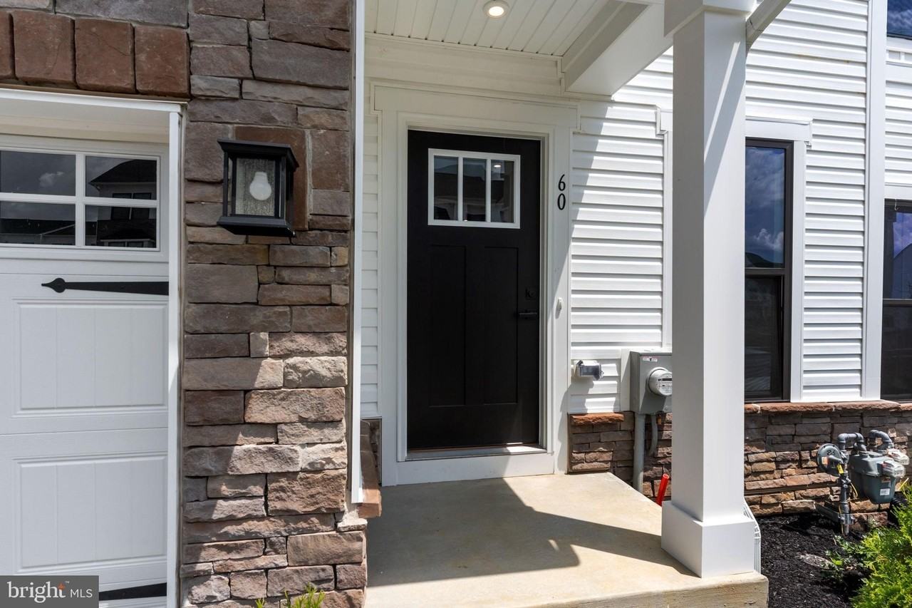 60 Rosemary Way - Photo 3 of 33