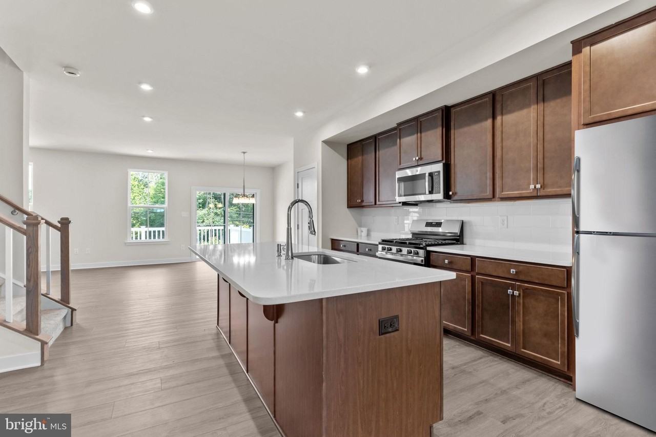 60 Rosemary Way - Photo 7 of 33