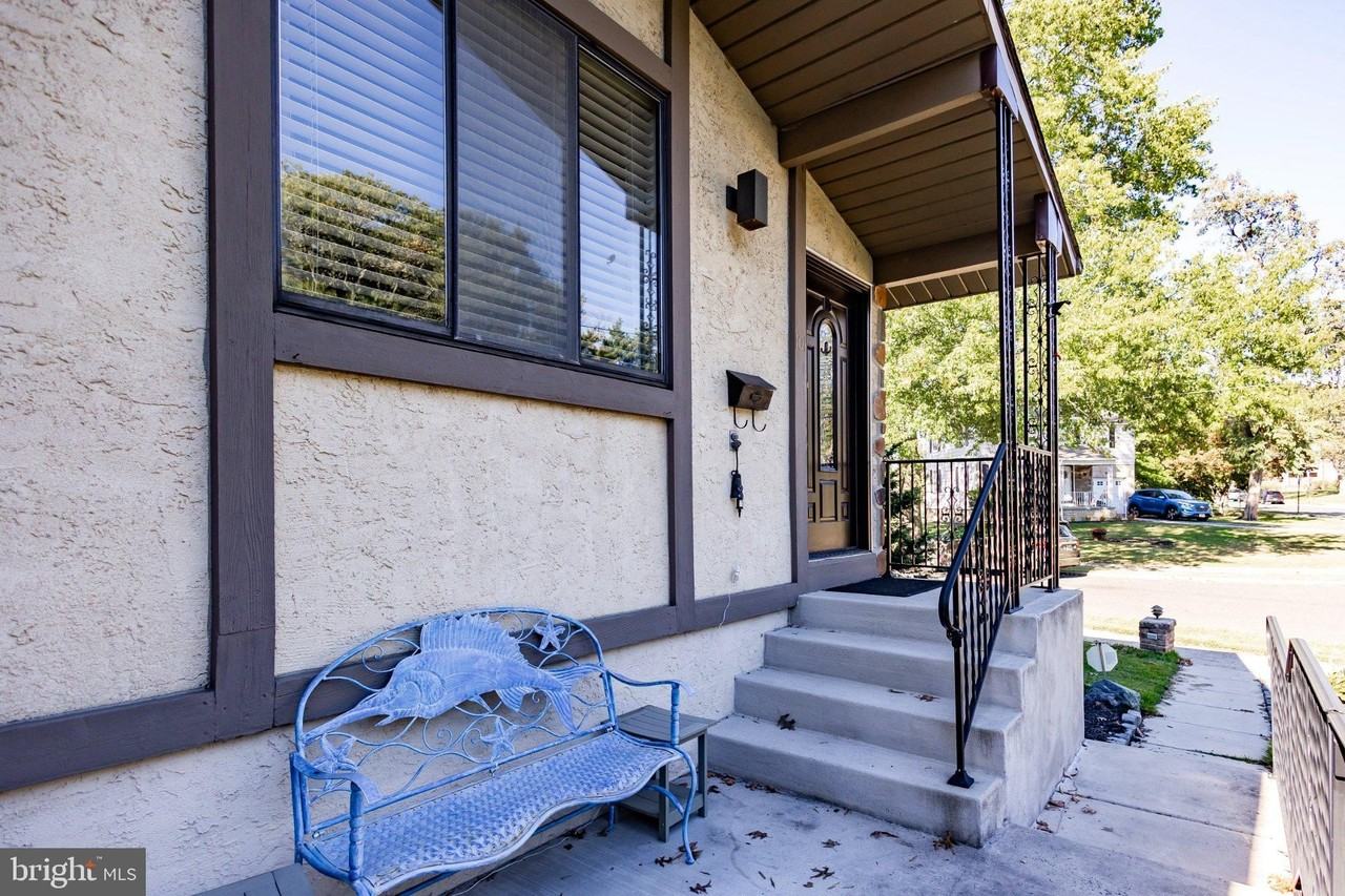101 Garfield Ave - Photo 4 of 37