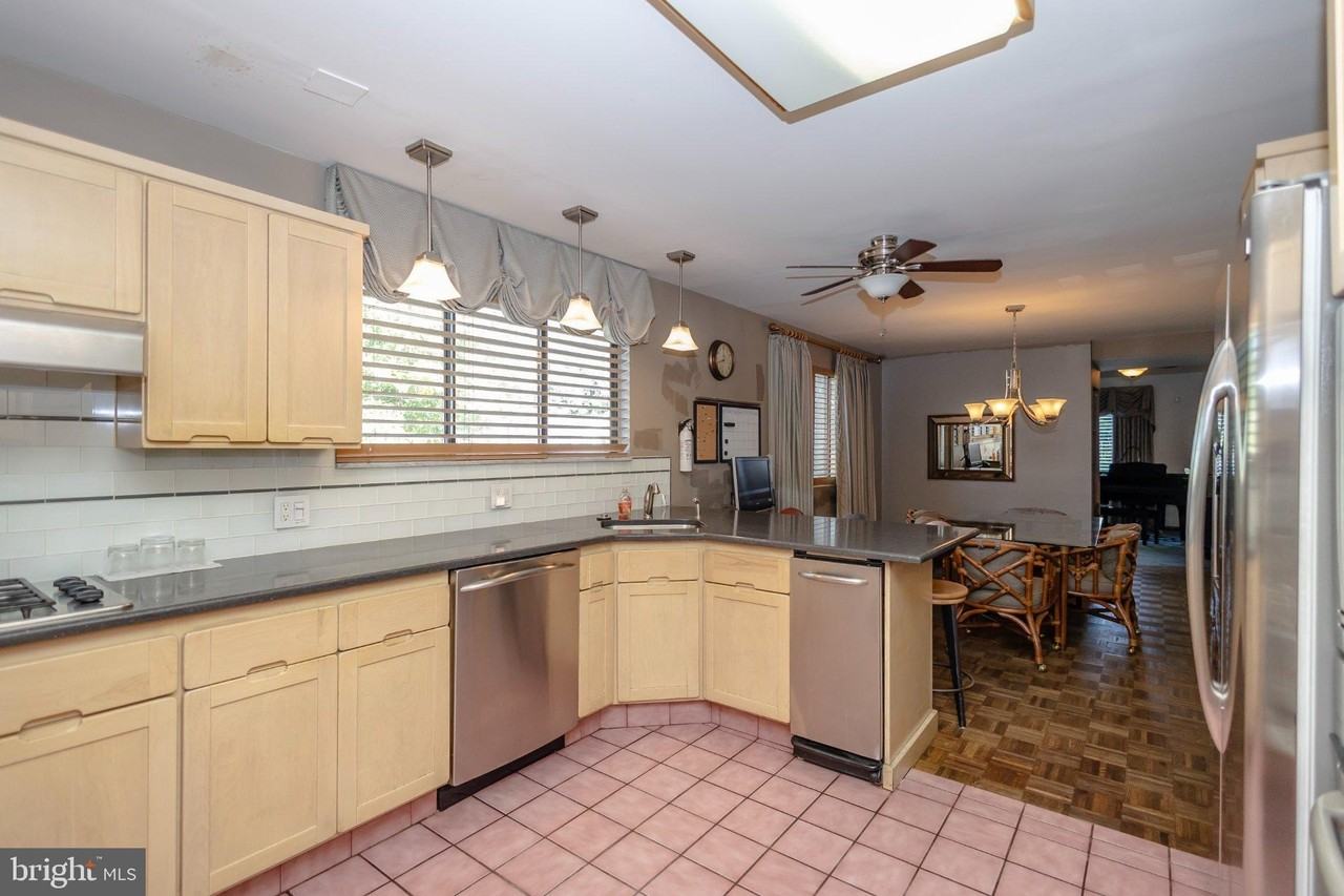 101 Garfield Ave - Photo 7 of 37
