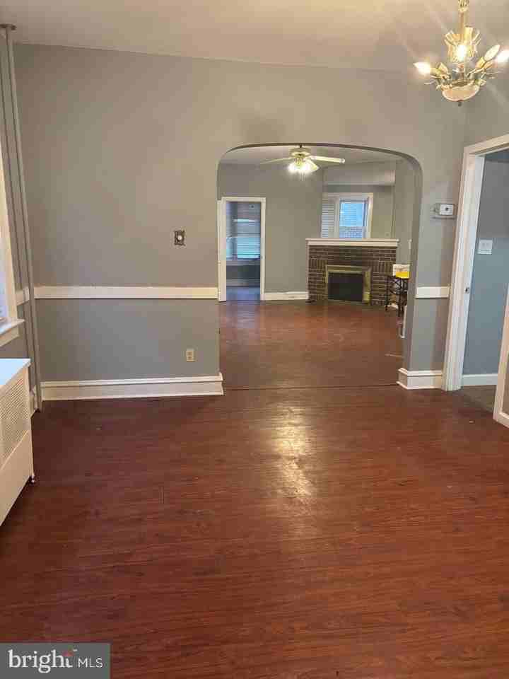 649 W State St - Photo 3 of 15