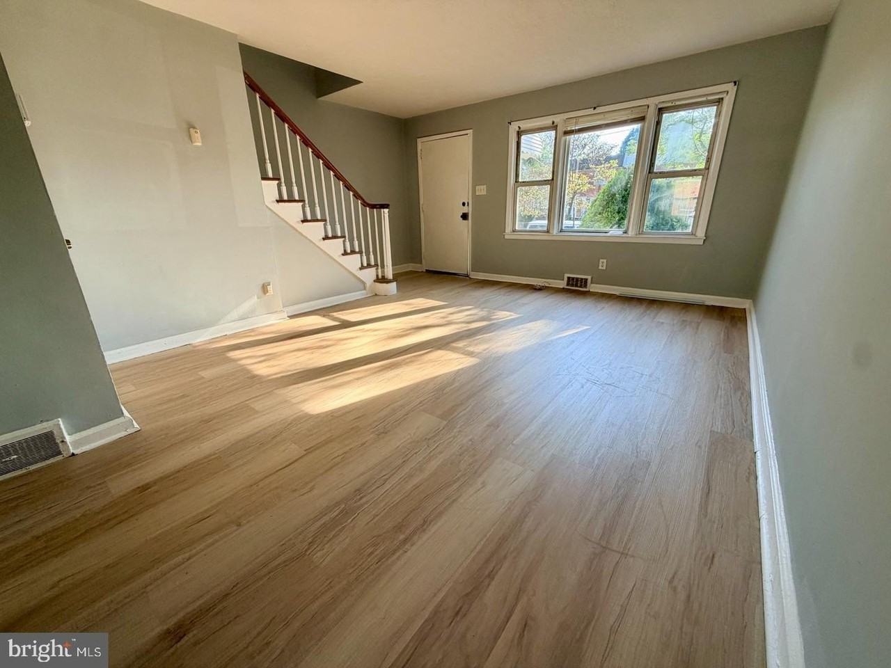 238 S Walter Ave - Photo 3 of 11