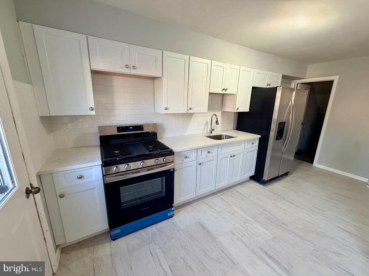 238 S Walter Ave - Photo 4 of 11