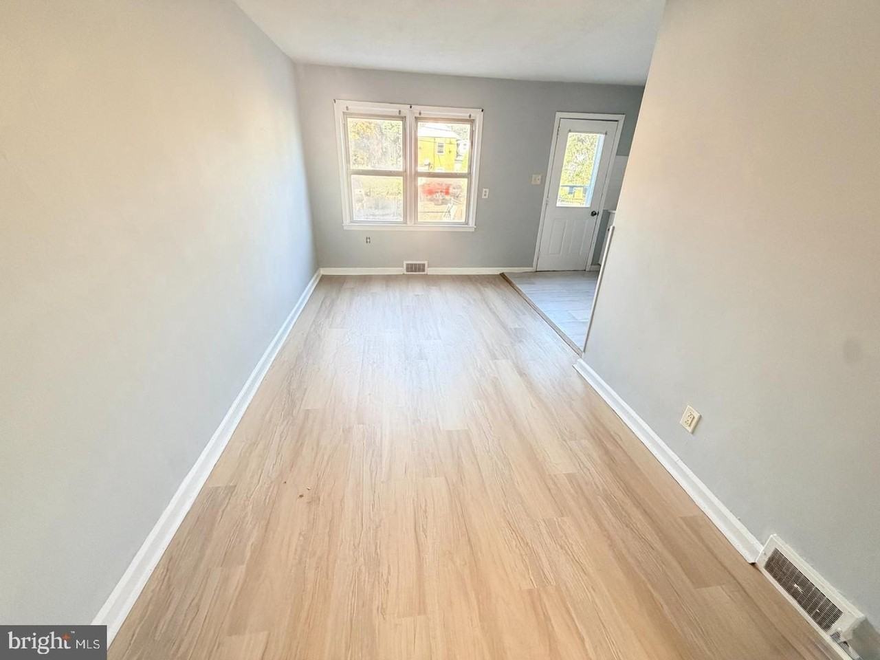 238 S Walter Ave - Photo 5 of 11