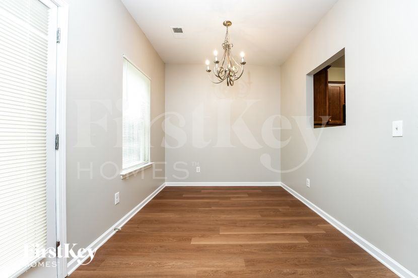 496 Grenier Ter - Photo 4 of 16