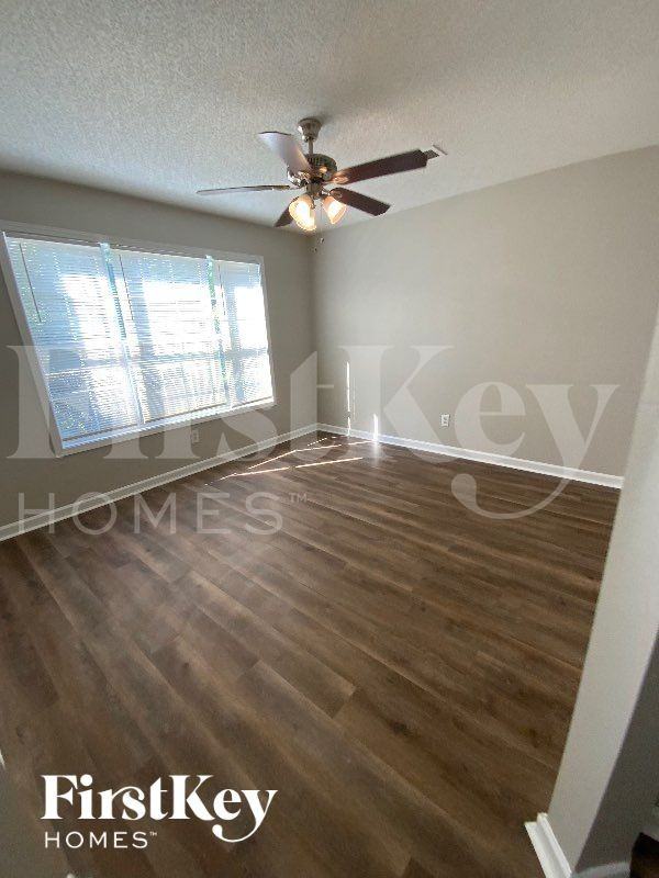 3316 Northridge Ct - Photo 3 of 11