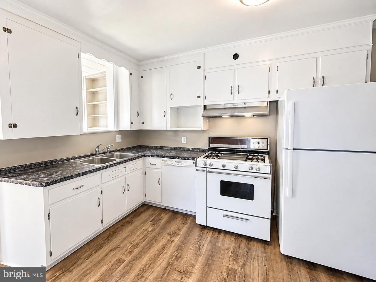 97 S Main St - Photo 5 of 16