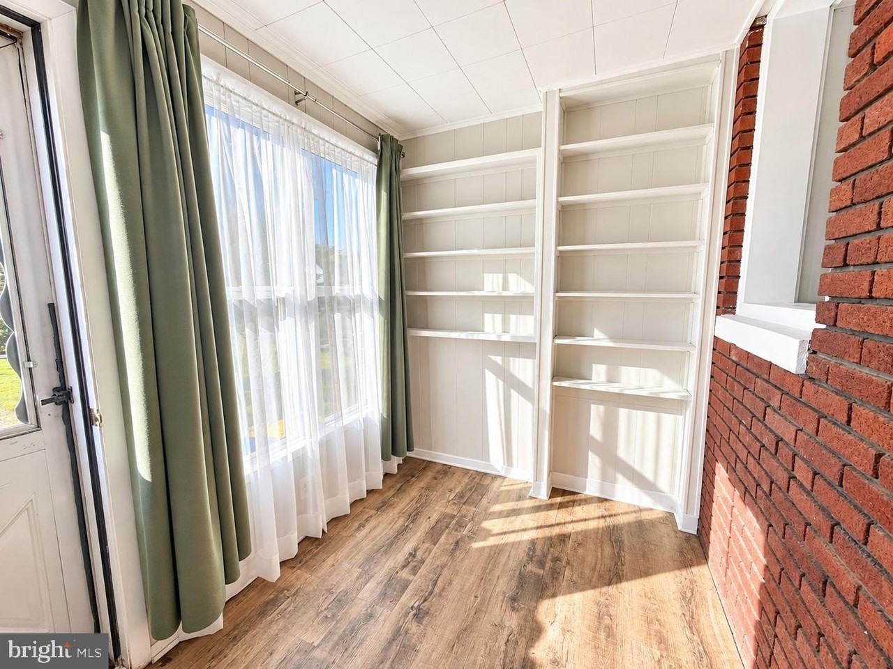 97 S Main St - Photo 7 of 16