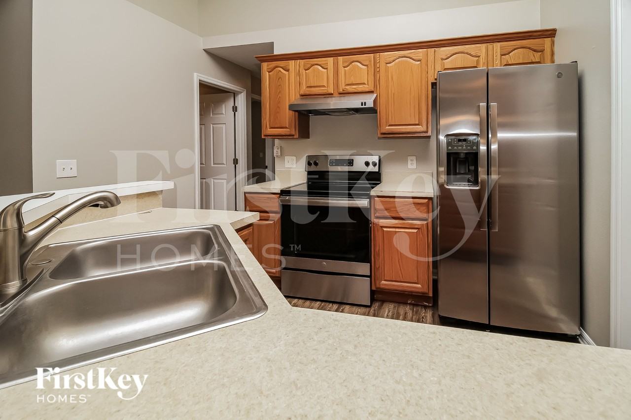 2826 Redbud Ct - Photo 6 of 16