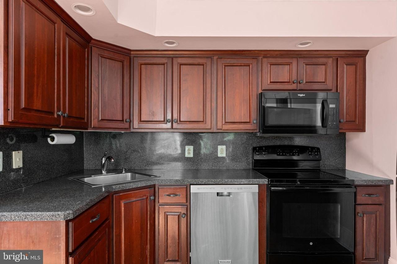 54 W State St #2 - Photo 3 of 19