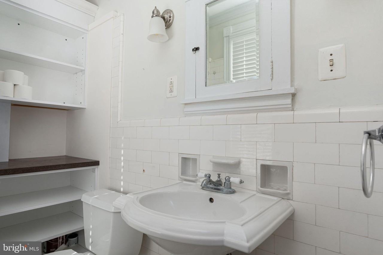 54 W State St #2 - Photo 5 of 19