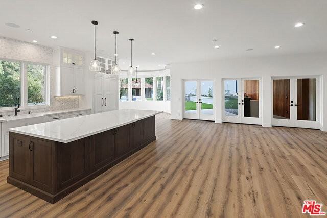 3373 Coldwater Canyon Ave - Photo 2 of 8