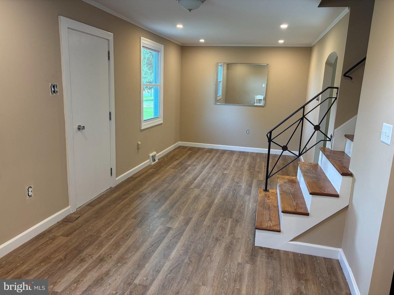 1204 N Bailey Rd - Photo 3 of 20
