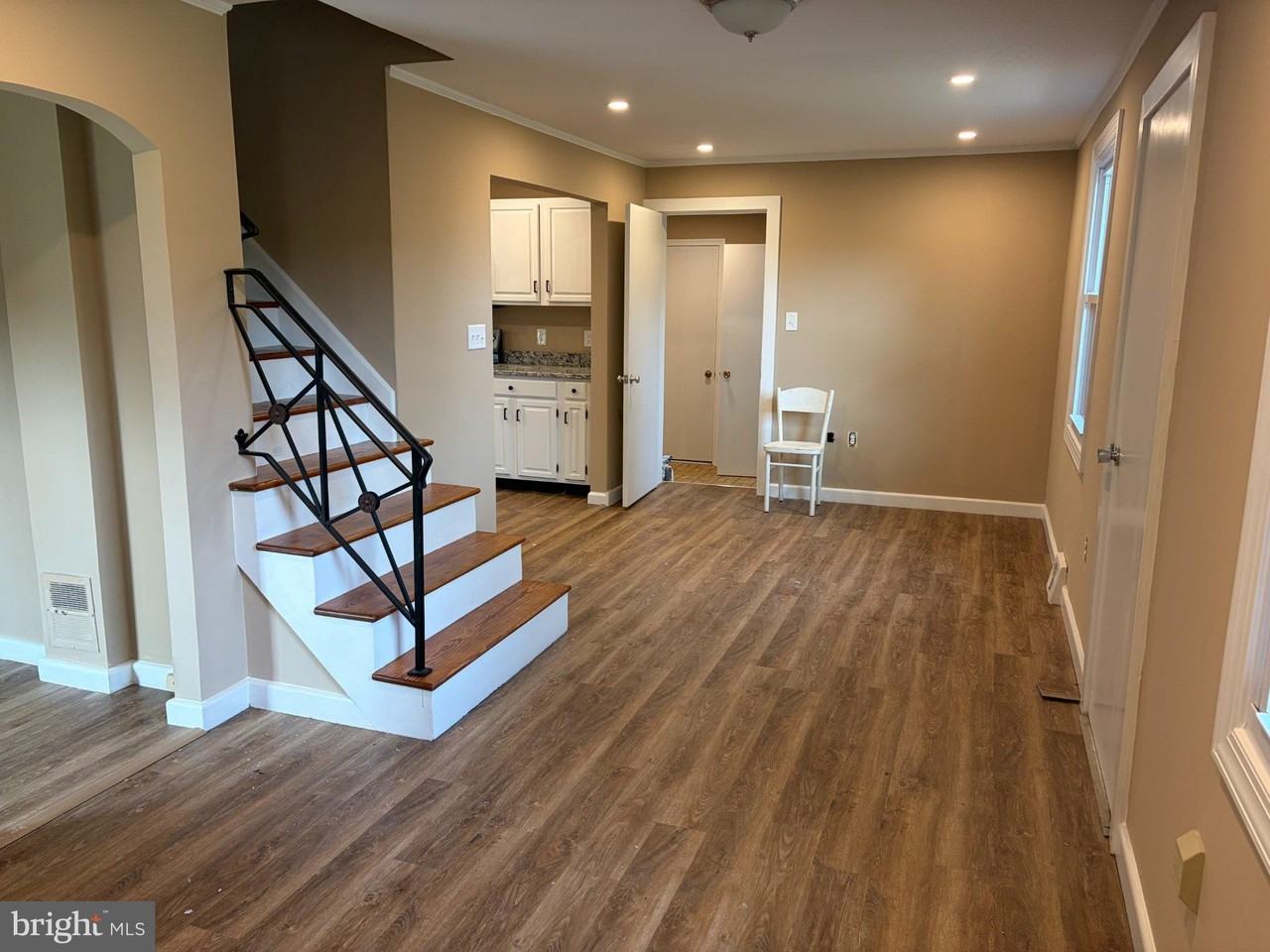 1204 N Bailey Rd - Photo 4 of 20