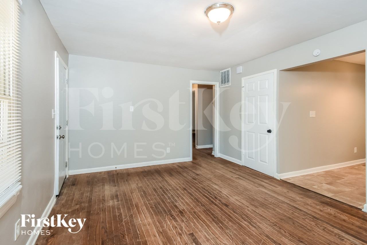 3667 Clovis Ct Nw - Photo 5 of 17