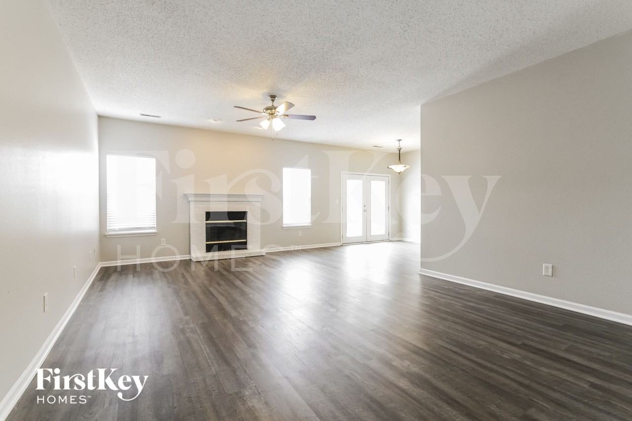 8129 Red Barn Ct - Photo 2 of 15
