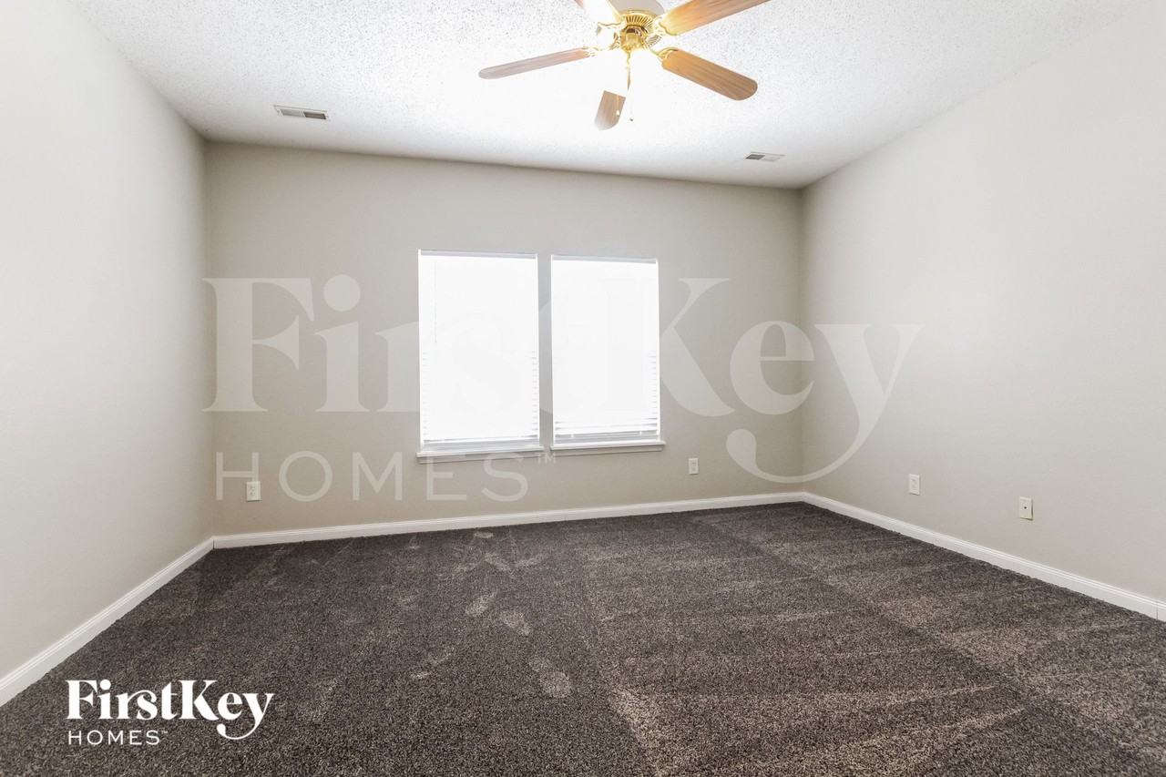 8129 Red Barn Ct - Photo 7 of 15
