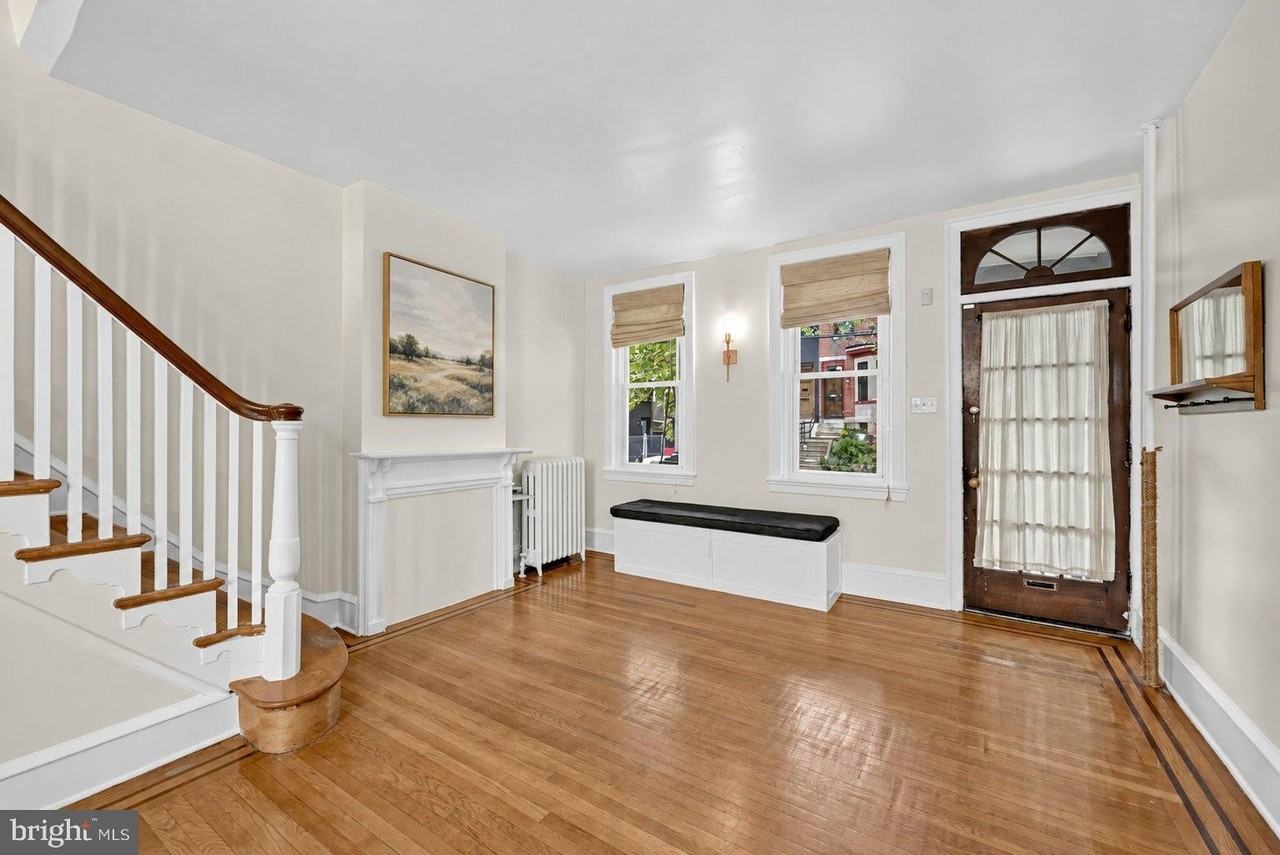 2915 Cambridge St - Photo 4 of 15