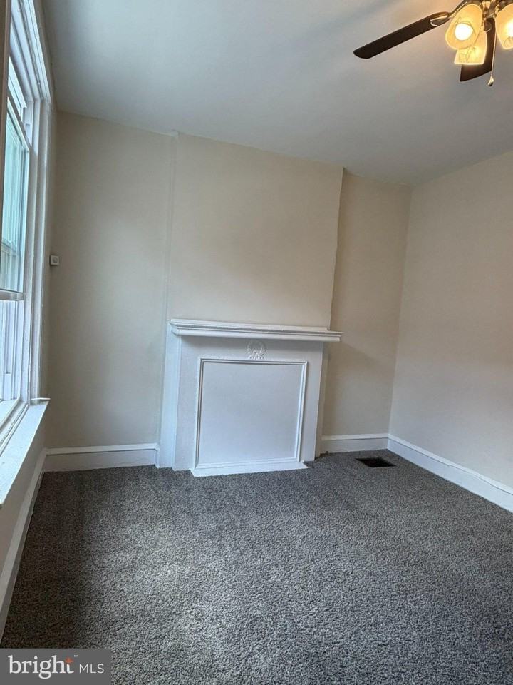 2830 Lecount St - Photo 3 of 37