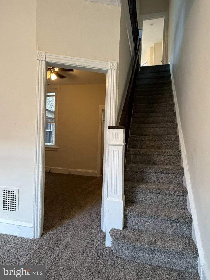2830 Lecount St - Photo 4 of 37